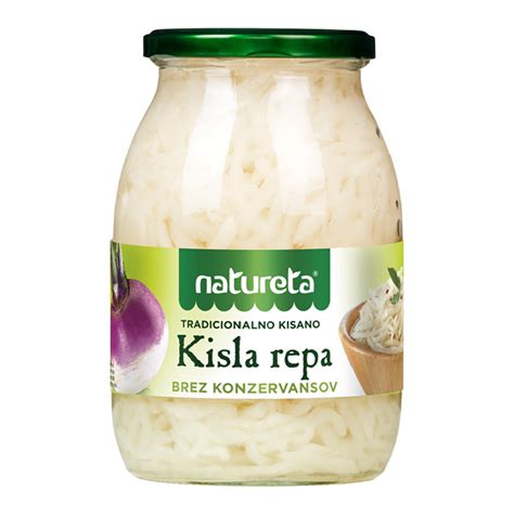 Fotografija: kisla repa v glinenem loncu ali kozarcu med fermentacijo