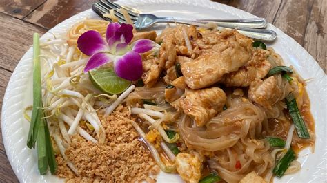 Infografika s pripravo Pad Thai omake po korakih