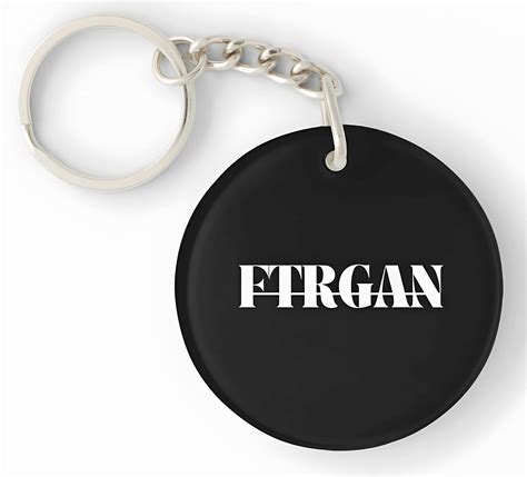 Pregled različnih oblik pekačev: okrogli, kvadratni, za šarloto in muffine.