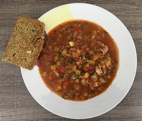 gost zelenjavni golaž z zelenjavo