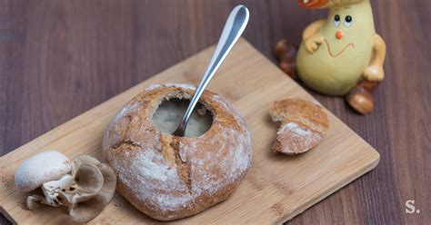 Ilustracija različnih vrst gob, primernih za gobovo juho.