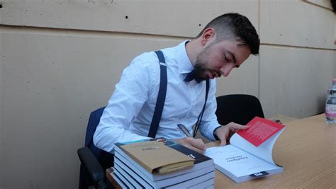 Franc Planinc med predstavitvijo svoje knjige