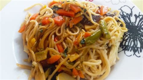 priprava kokošje obare z rezanci in zelenjavo