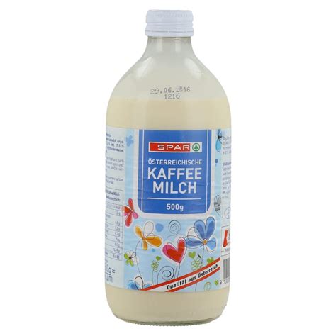 Sestavine za hiter sladoled: sladka smetana, kondenzirano mleko in vanilijev ekstrakt.