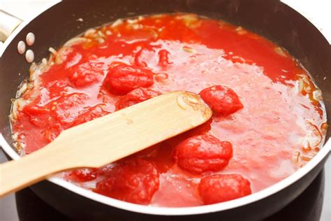 priprava riževe osnove za paradižnikovo rižoto