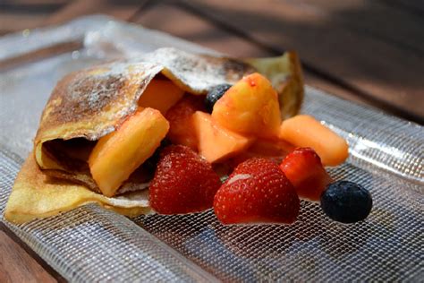 Palačinke s sadnim nadevom