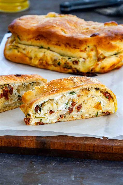 Nadevanje paprik z mesno-riževim nadevom