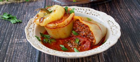 Nadevane paprike s krompirjem v pekaču