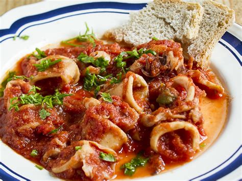 Lignji v paradižnikovi omaki