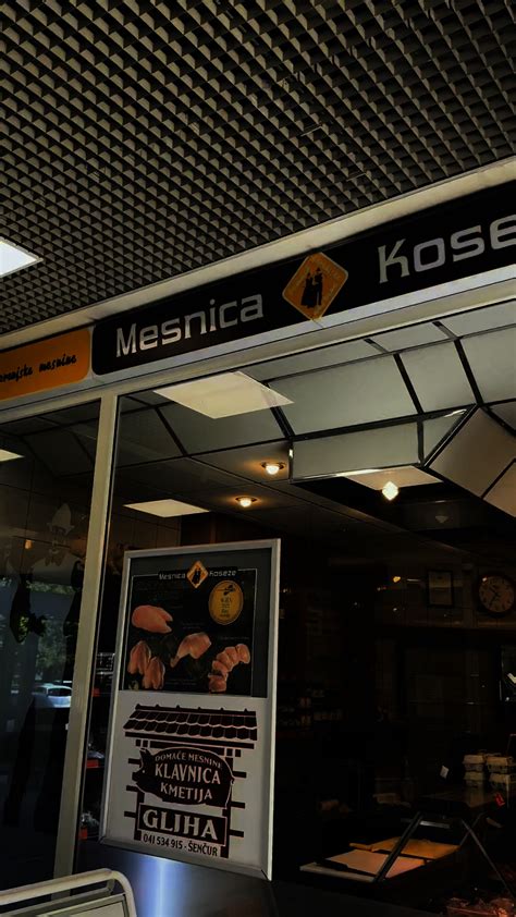 Notranjost pizzerije Verace z ambientom in prijaznim osebjem