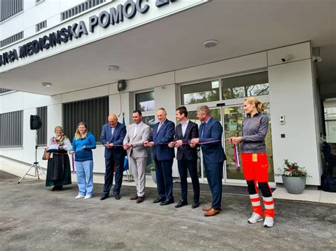 Simbolična slika, ki predstavlja medicinsko rehabilitacijo ali zdravstveno oskrbo