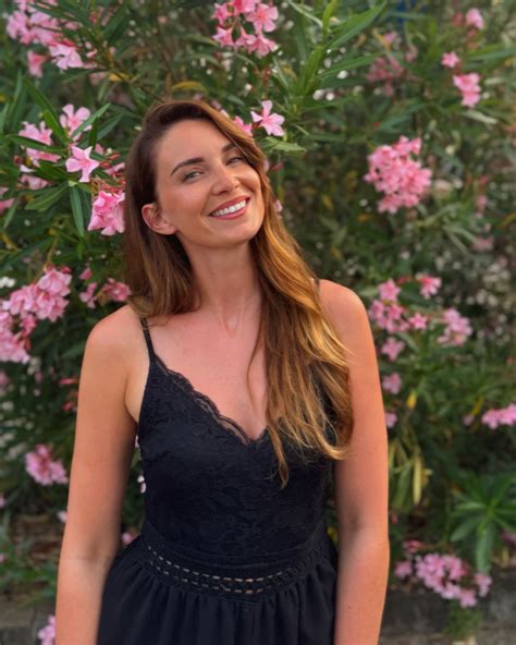 ilustracija stepanja sladke smetane do želene konsistence