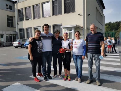 Fotografija Špele Šavs ob pripravi prate