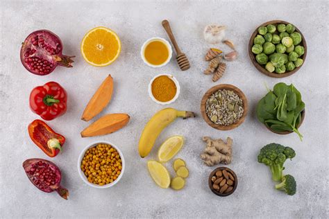 Infografika, ki prikazuje ključna hranila v rdečem ledvičnem fižolu in njihove zdravstvene koristi.