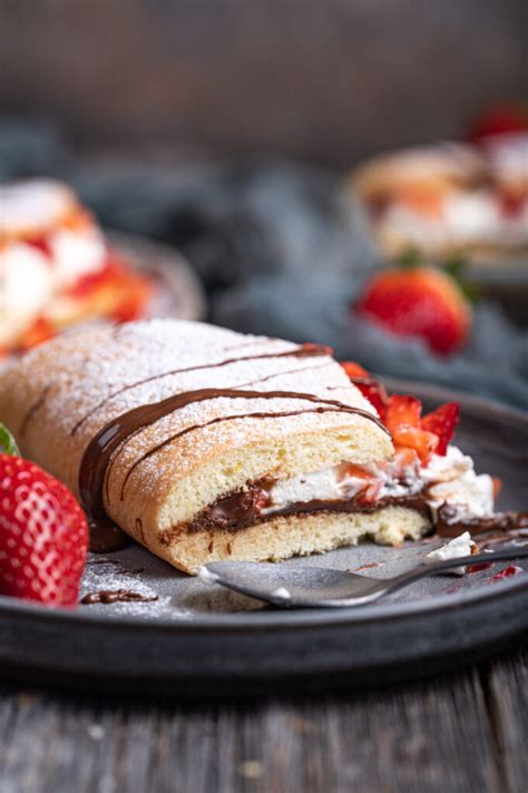 Fotografija francoskega toasta z jagodami in Nutello