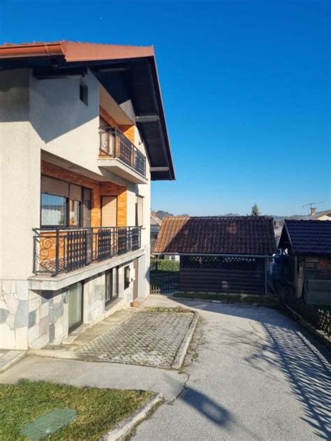 Fotografija vanjskog izgleda pizzerije Antonio Nova Vas