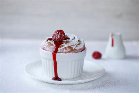 Malinov sufle v posodici