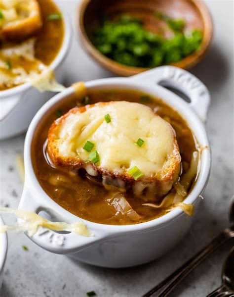 Thematic photo of a bowl of onion soup