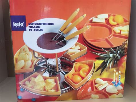 Čokoladni fondi v počasnem kuhalniku, s sadjem za pomakanje.