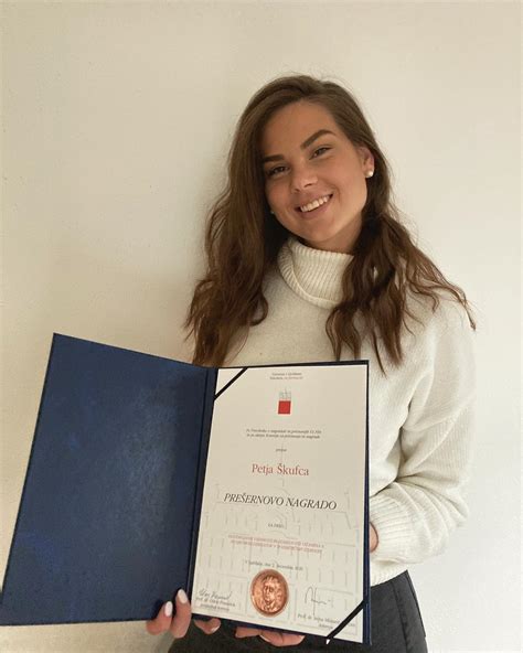 Fotografija študenta med zagovorom diplomske naloge