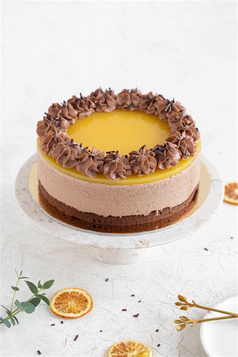 Fotografija čokoladne torte s kandirano pomarančno lupinico