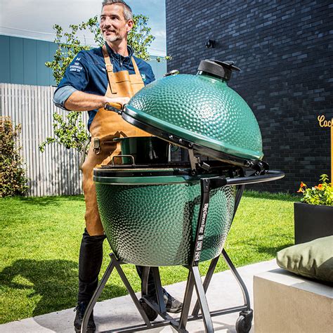 Big Green Egg žar v akciji