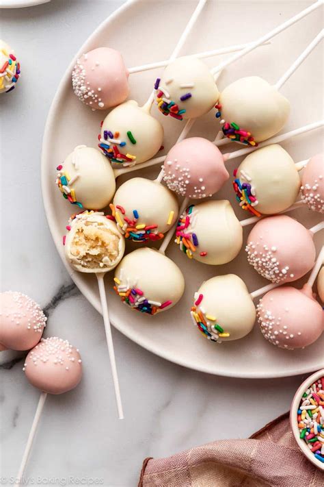 Cake pops v obliki sneženih mož