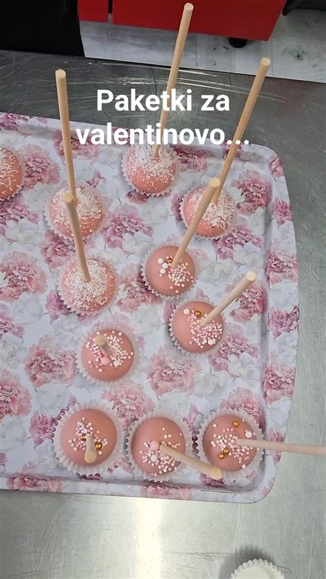 Različni slaščičarski frostingi