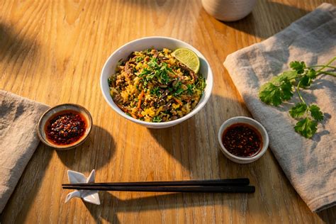 Fotografija restavracije v Lhasi s tradicionalnim tibetanskim dekorjem