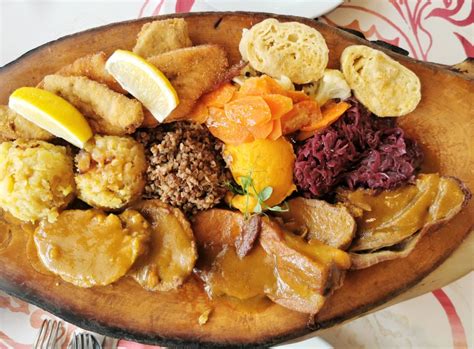 Fotografija tradicionalnega nedeljskega kosila