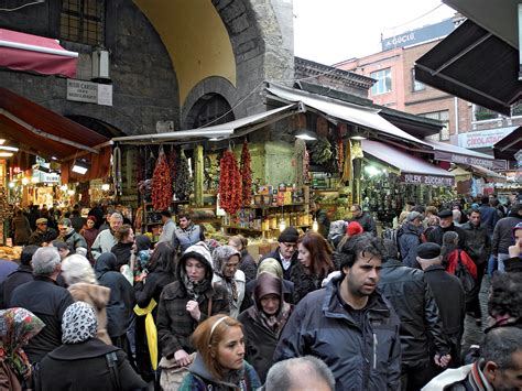 Tematska fotografija Istanbula z mošejami in bazarjem