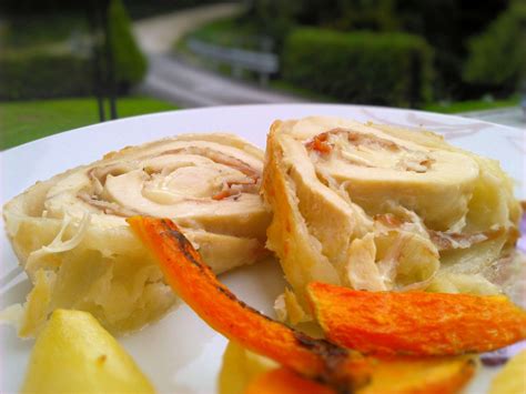 Piščančja rolada, pečena v foliji.