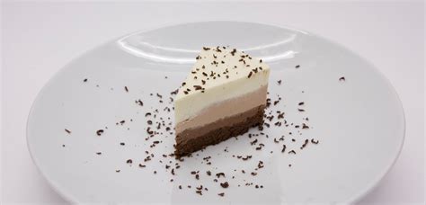 Kremasta tortica iz treh vrst čokolade
