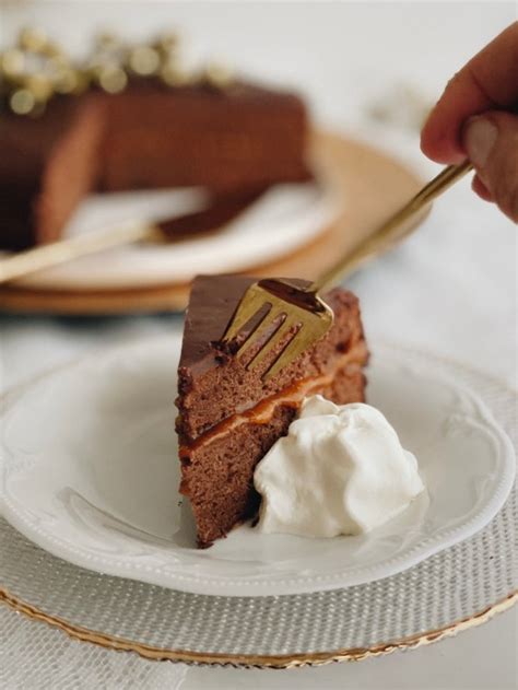 Fotografija Sacher torte s stepeno smetano