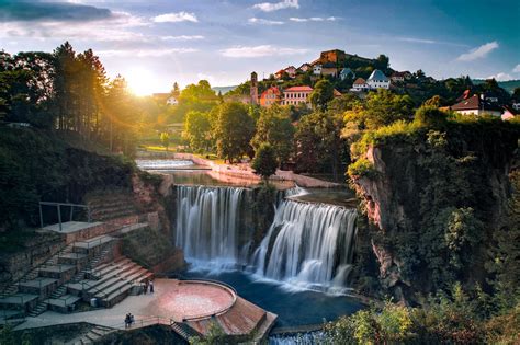 Fotografija: posrebreno jajce v vodi