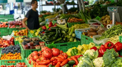 Tematska fotografija tajske tržnice s hrano