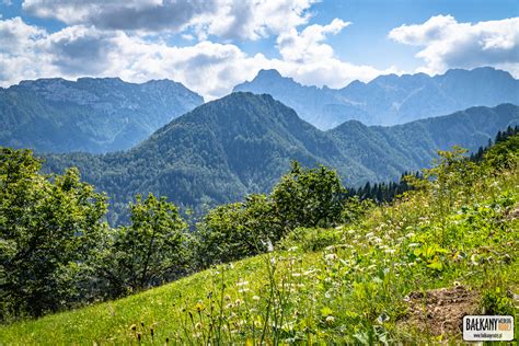 Panoramska fotografija Andov in puščavske pokrajine Čila