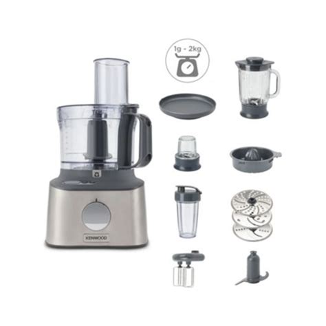 Kompilacija fotografij različnih nastavkov za kuhinjski robot (mlinček za žito, nastavek za testenine, nastavek za rezanje zelenjave)