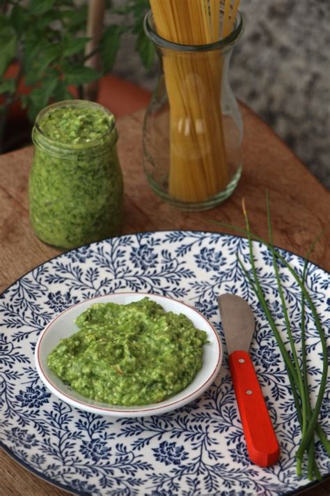 Tematska fotografija: pesto iz graha in mete