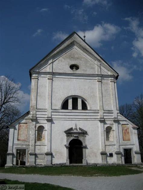 fotografija cerkve sv. trojice z razgledom