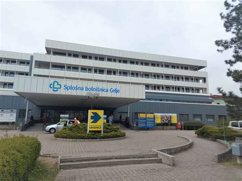 glavni vhod v Splošno bolnišnico Celje