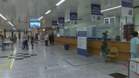 prikaz različnih narezkov in peciva za catering Splošne bolnišnice Celje