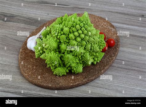 Primerjava različnih vrst brokolija (calabrese, romanesco, kitajski)