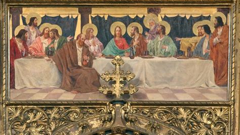 Prikaz zadnje večerje Jezusa in apostolov, kot je upodobljeno na freski Leonarda da Vincija