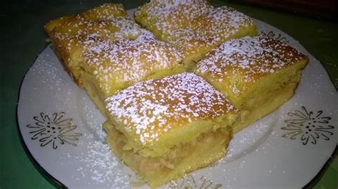 jabolčno pecivo s pudingom