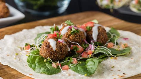 Prikaz oblikovanja falafel kroglic