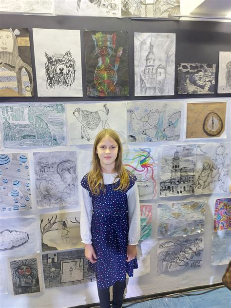 Primer otroške risbe zmajevega jajca z natečaja