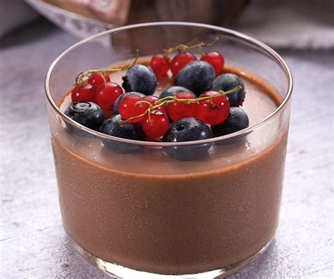 shema nanosov plasti torte: biskvit, čokoladni mousse, smetana