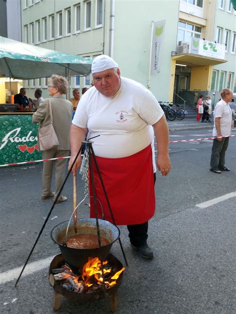 ilustracija starodavne priprave toasta na odprtem ognju