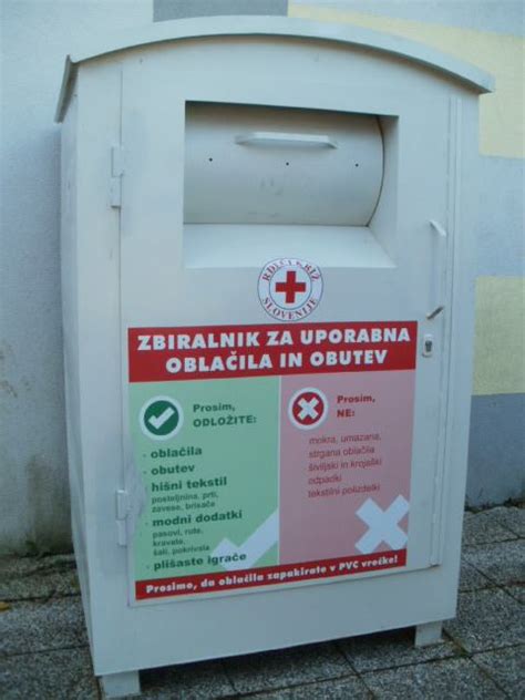 Posebni zabojnik za zbiranje tekstila
